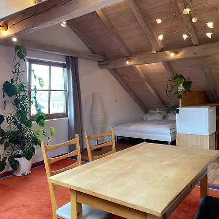 Apartamento Sonnige 2-zimmer Unterm Dach