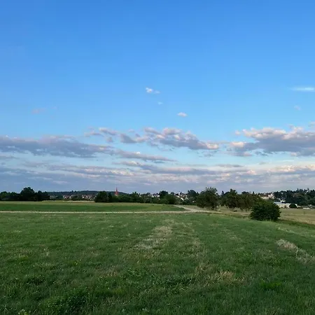 Sonnige 2-zimmer Unterm Dach Heroldsberg
