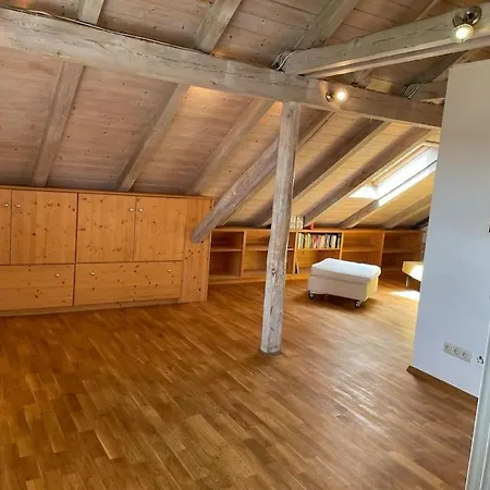Appartement Sonnige 2-zimmer Unterm Dach *