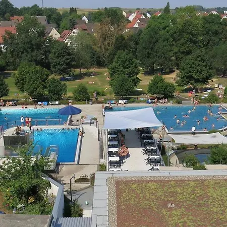 Sonnige 2-zimmer Unterm Dach Apartment *