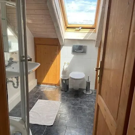 Apartment Sonnige 2-zimmer Unterm Dach