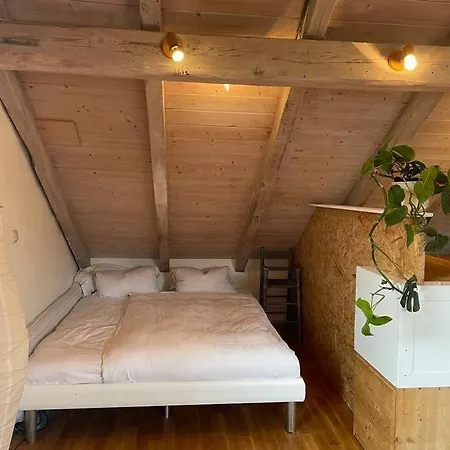 Sonnige 2-zimmer Unterm Dach Heroldsberg