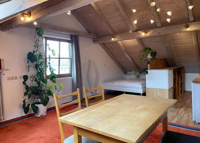 Apartment Sonnige 2-zimmer Unterm Dach